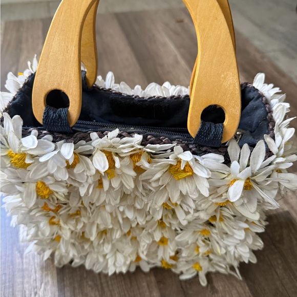 Handbags - Vintage Floral White and Yellow Handbag Daisys Wood Handle